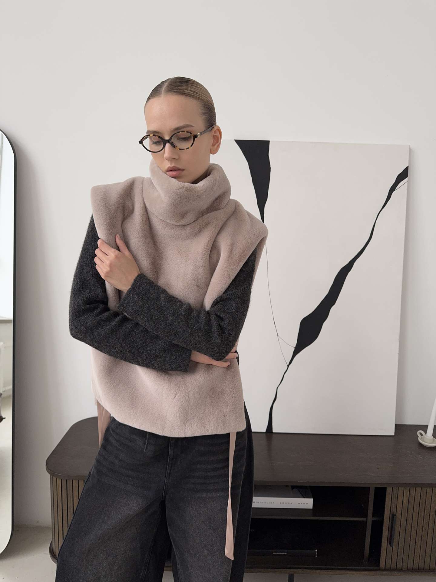 Коричневый